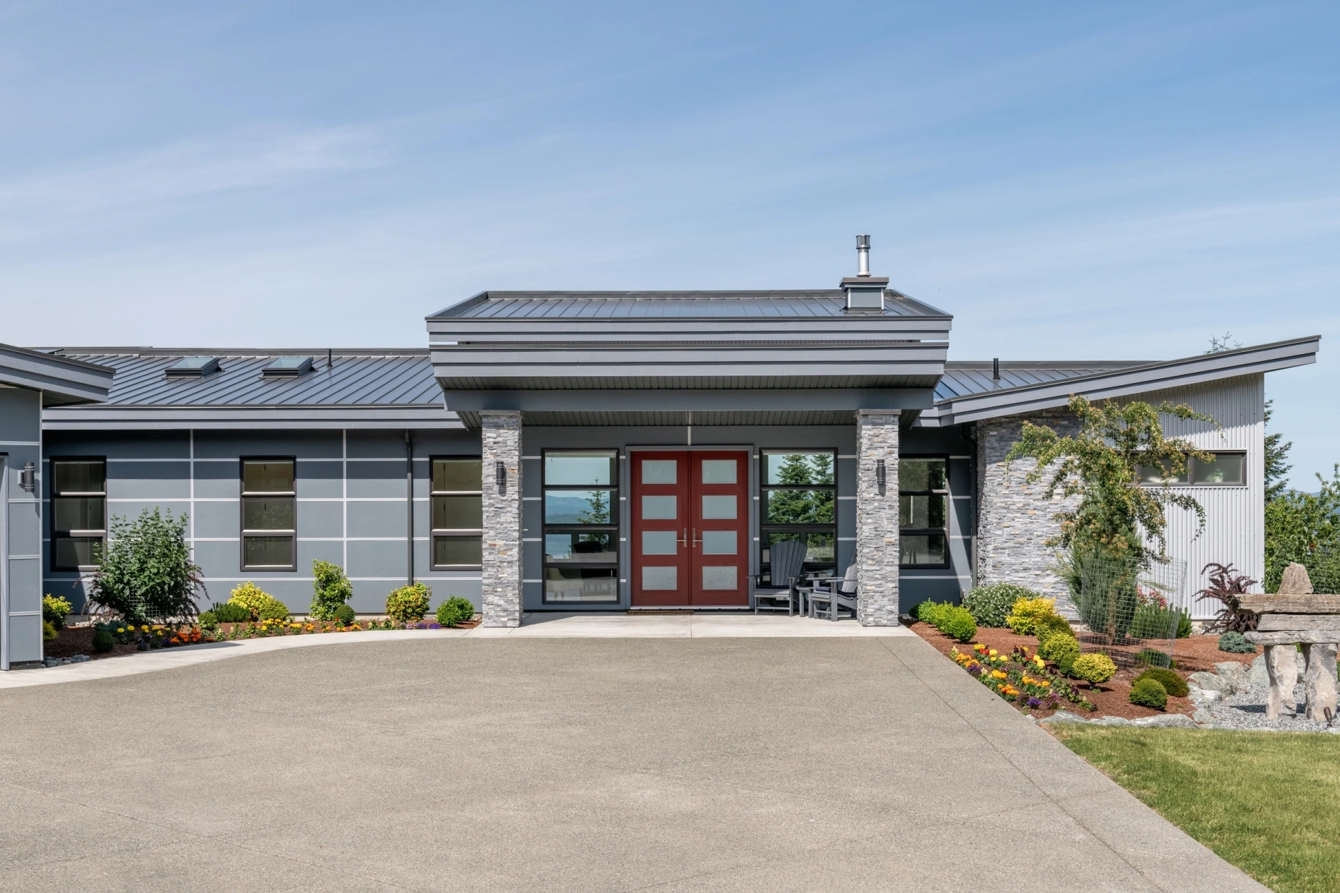 featured image for portfolio project "Mill Bay Contemporary"